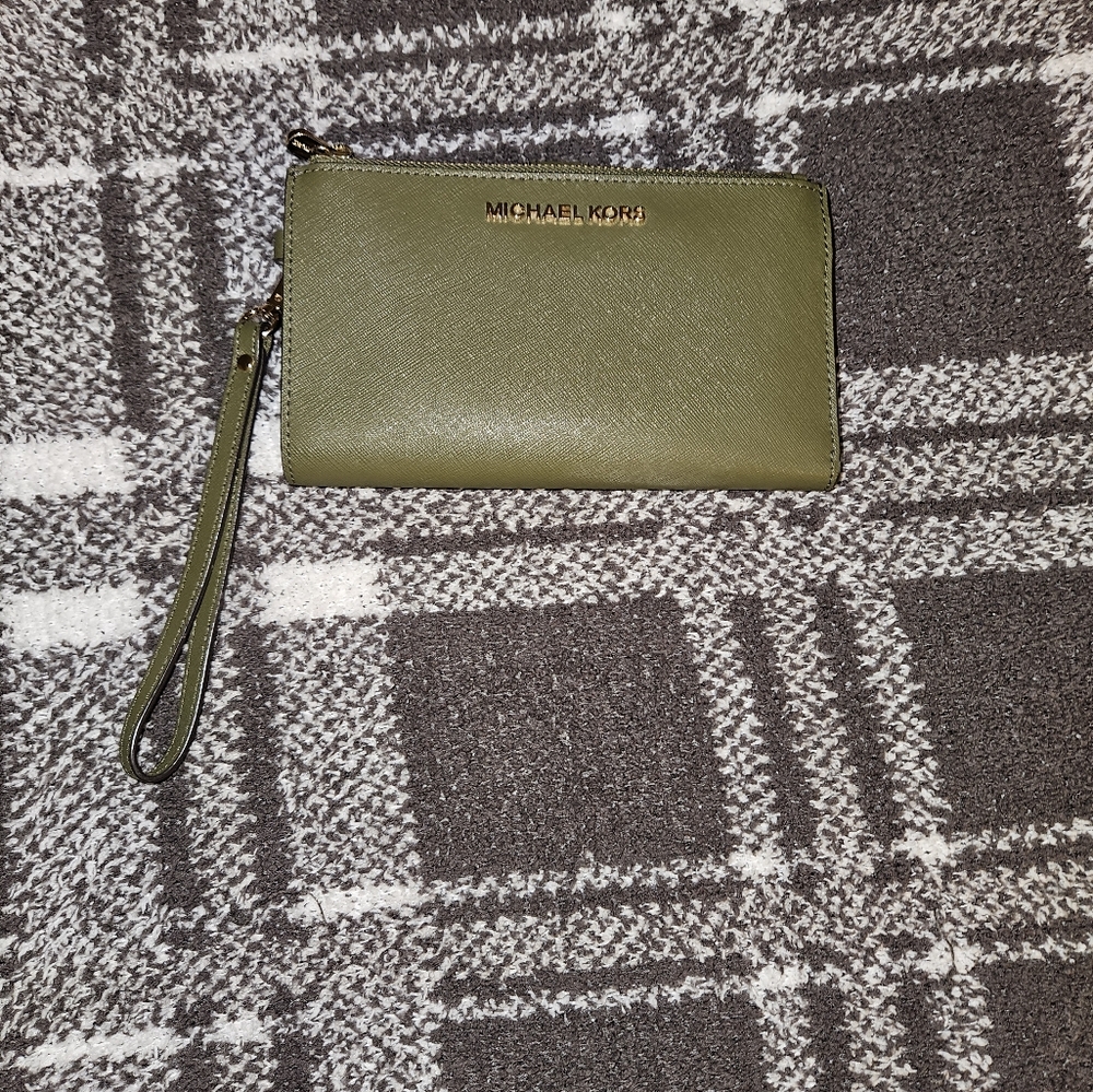 Michael kors wallet